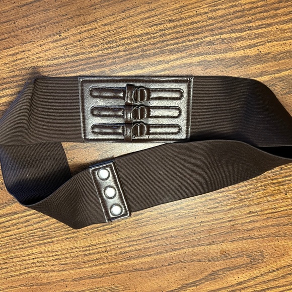 Signature brown dress with asymmetrical hem, quarter length sleeves, size 12 - Picture 9 of 9